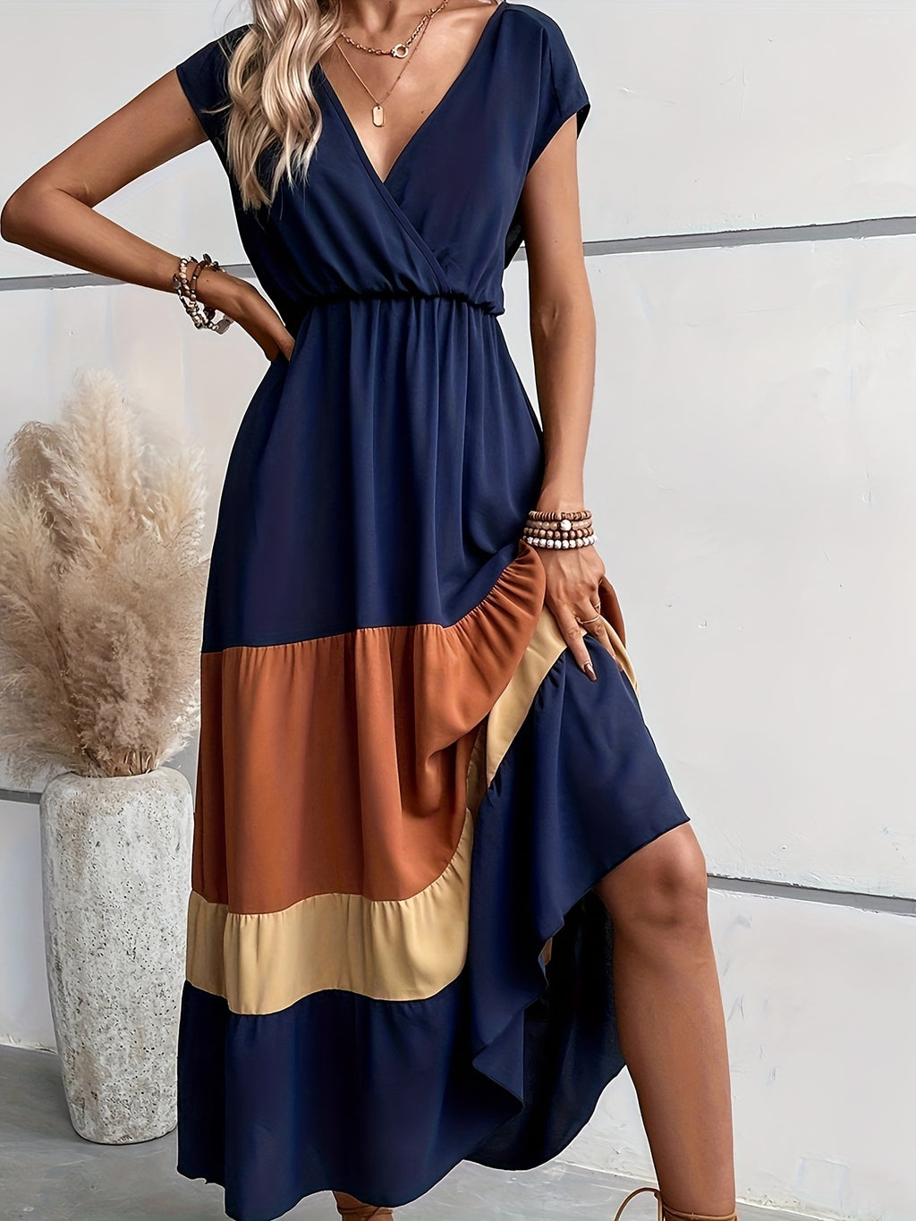 Colour-block criss-cross neck sleeveless midi dress | Alba Muse