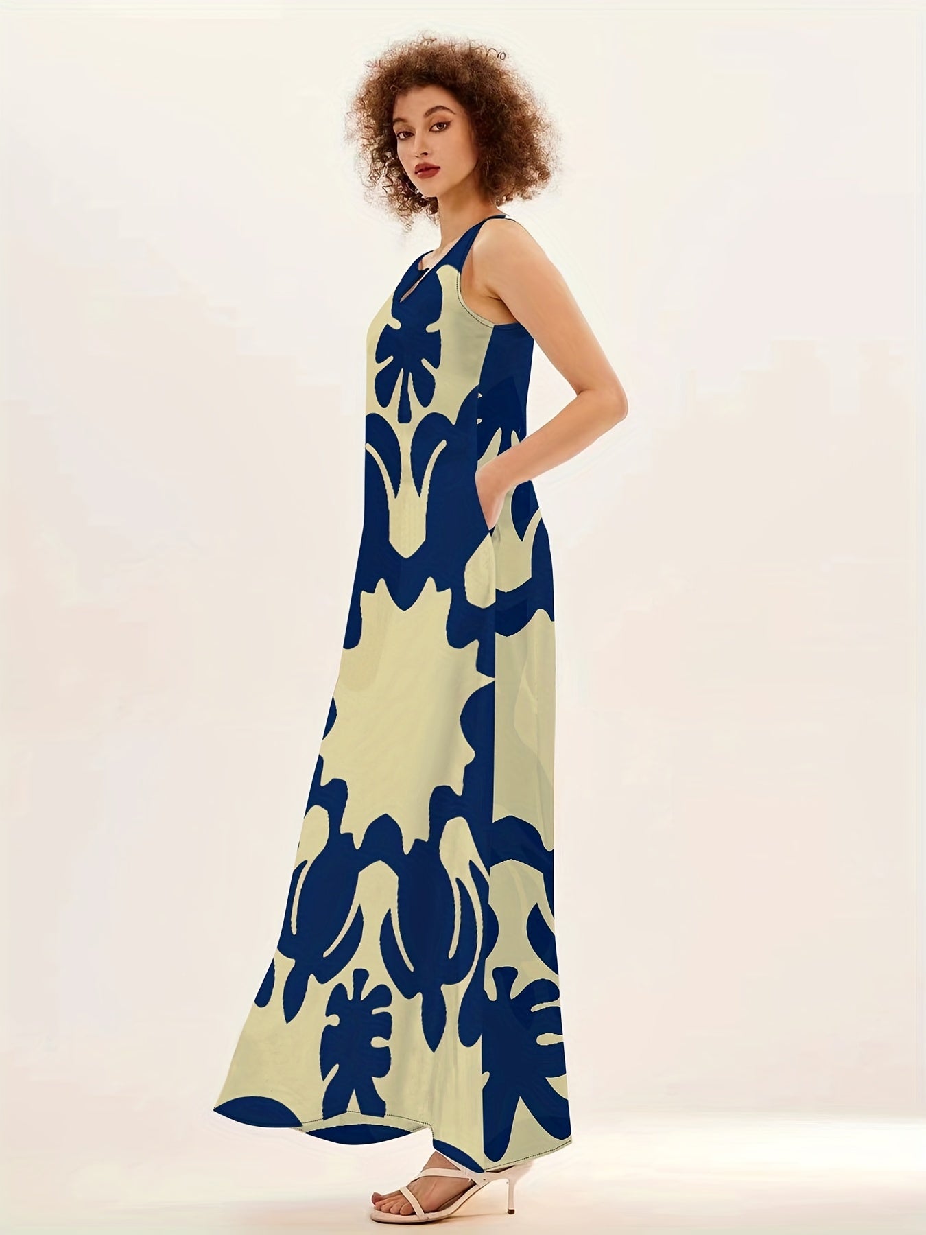 Bohemian V-neck sleeveless swing maxi dress with pockets | Alba Muse