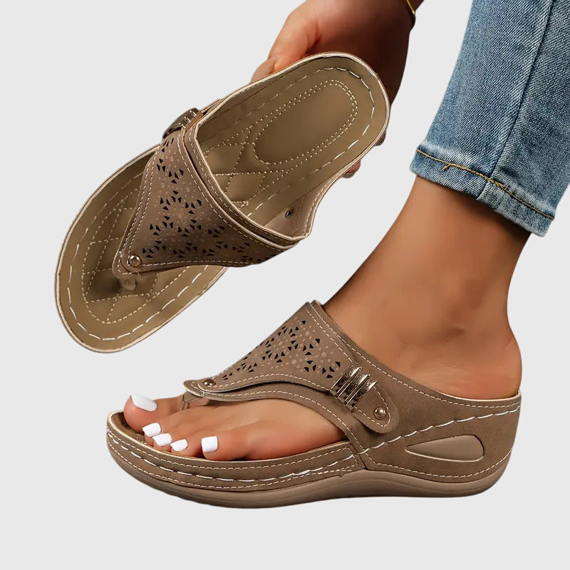 Women's orthopaedic sandals front view