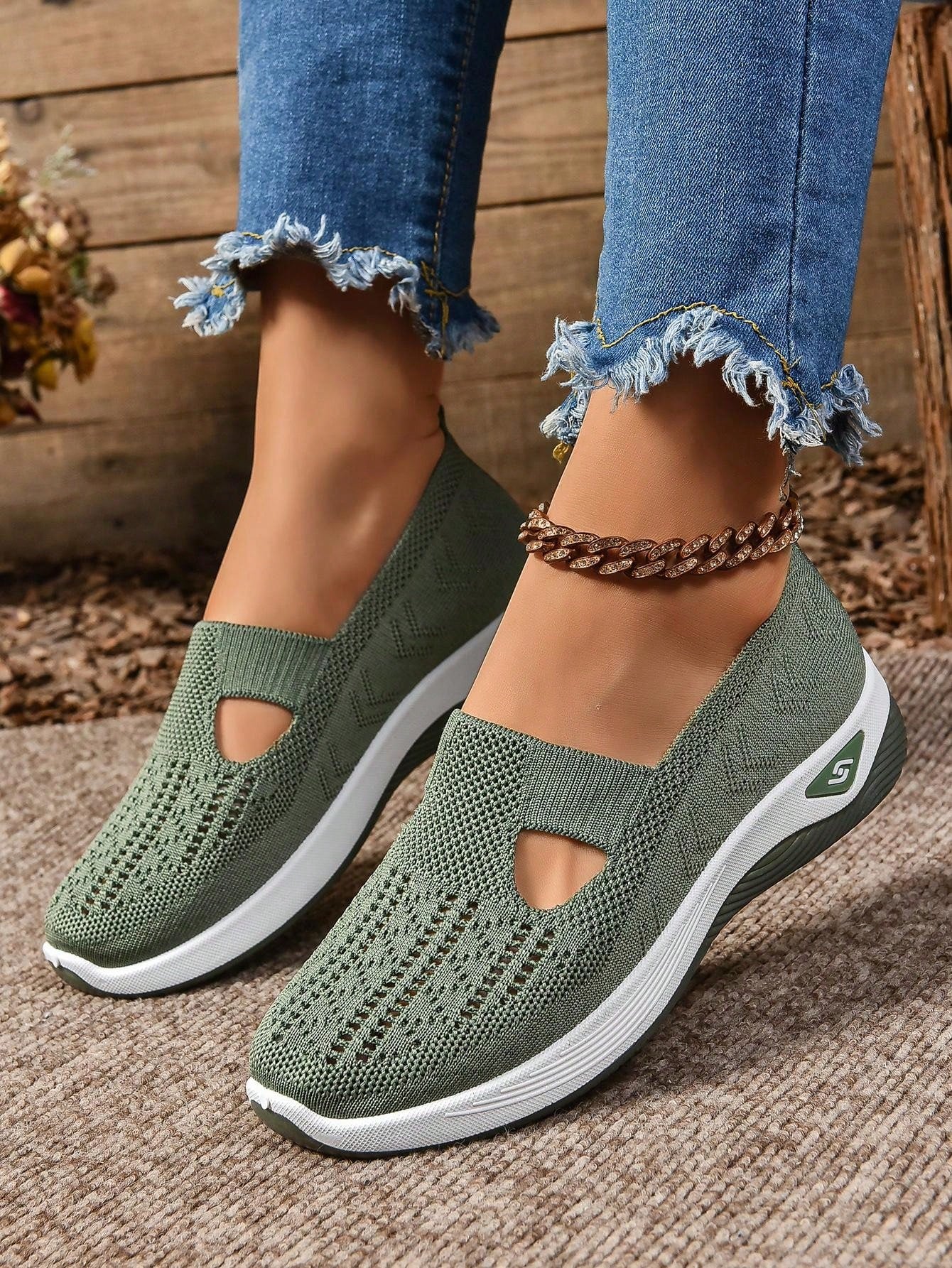 Orthopaedic Mesh Cushioned Slip-On Summer Shoes