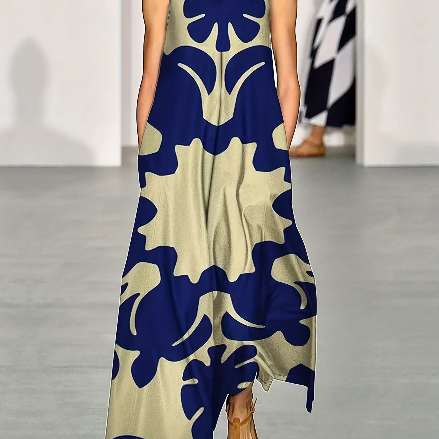 Bohemian V-neck sleeveless swing maxi dress with pockets | Alba Muse