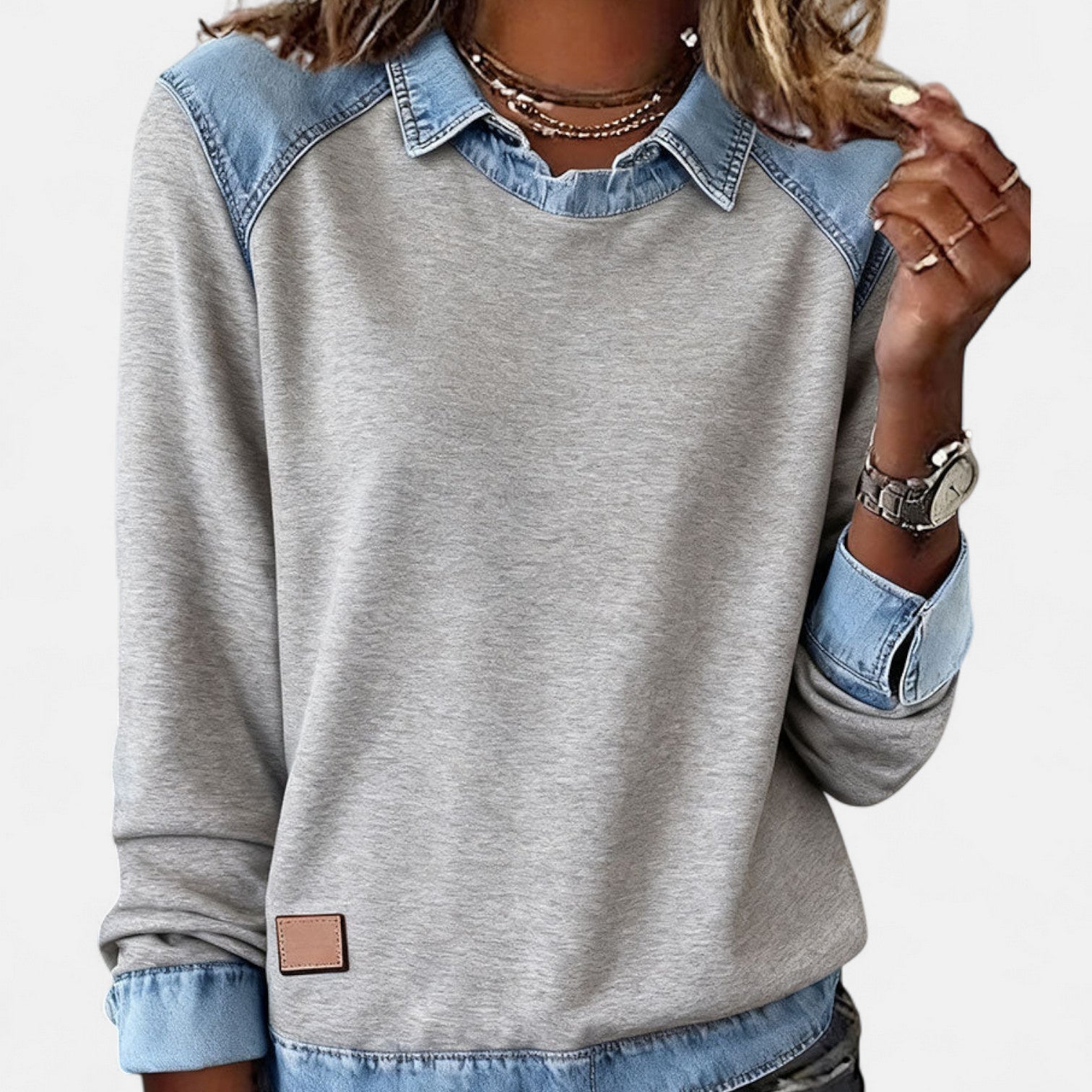 Navy blue collared knit jumper, sleek and minimalist style | Alba Muse