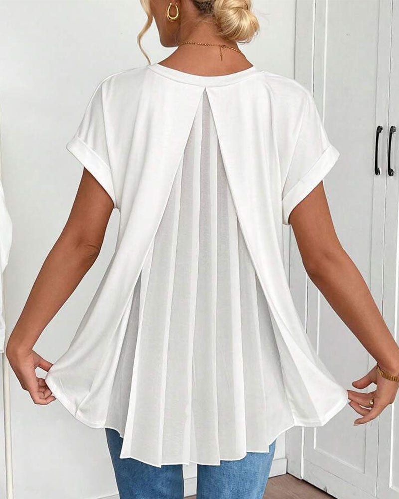 V-neck solid colour patchwork short sleeve T-shirt, front view