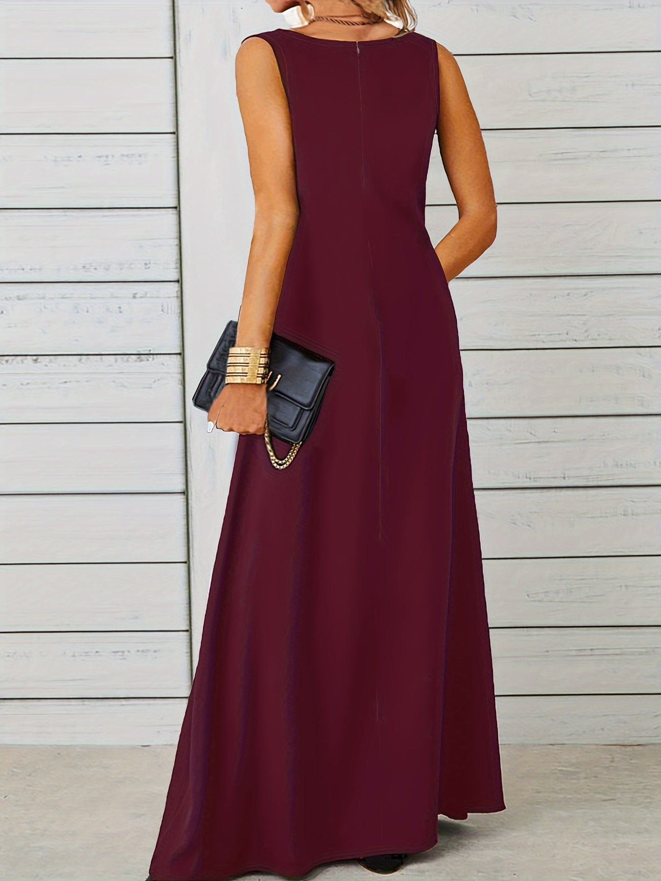 Elegant sleeveless fit and flare long evening dress | Alba Muse