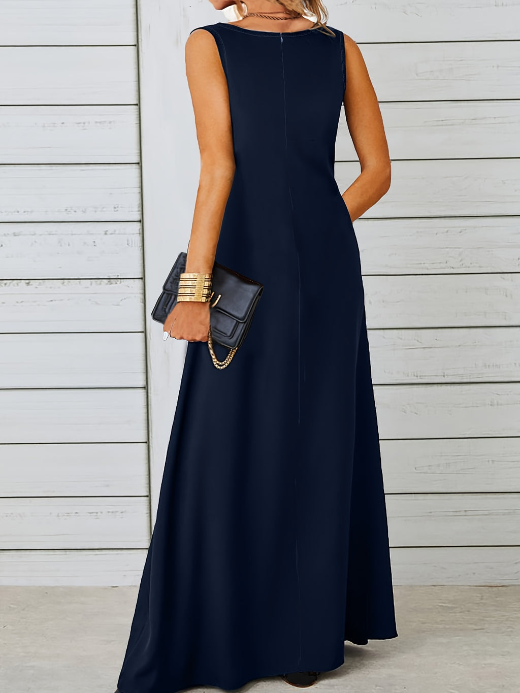 Elegant sleeveless fit and flare long evening dress | Alba Muse