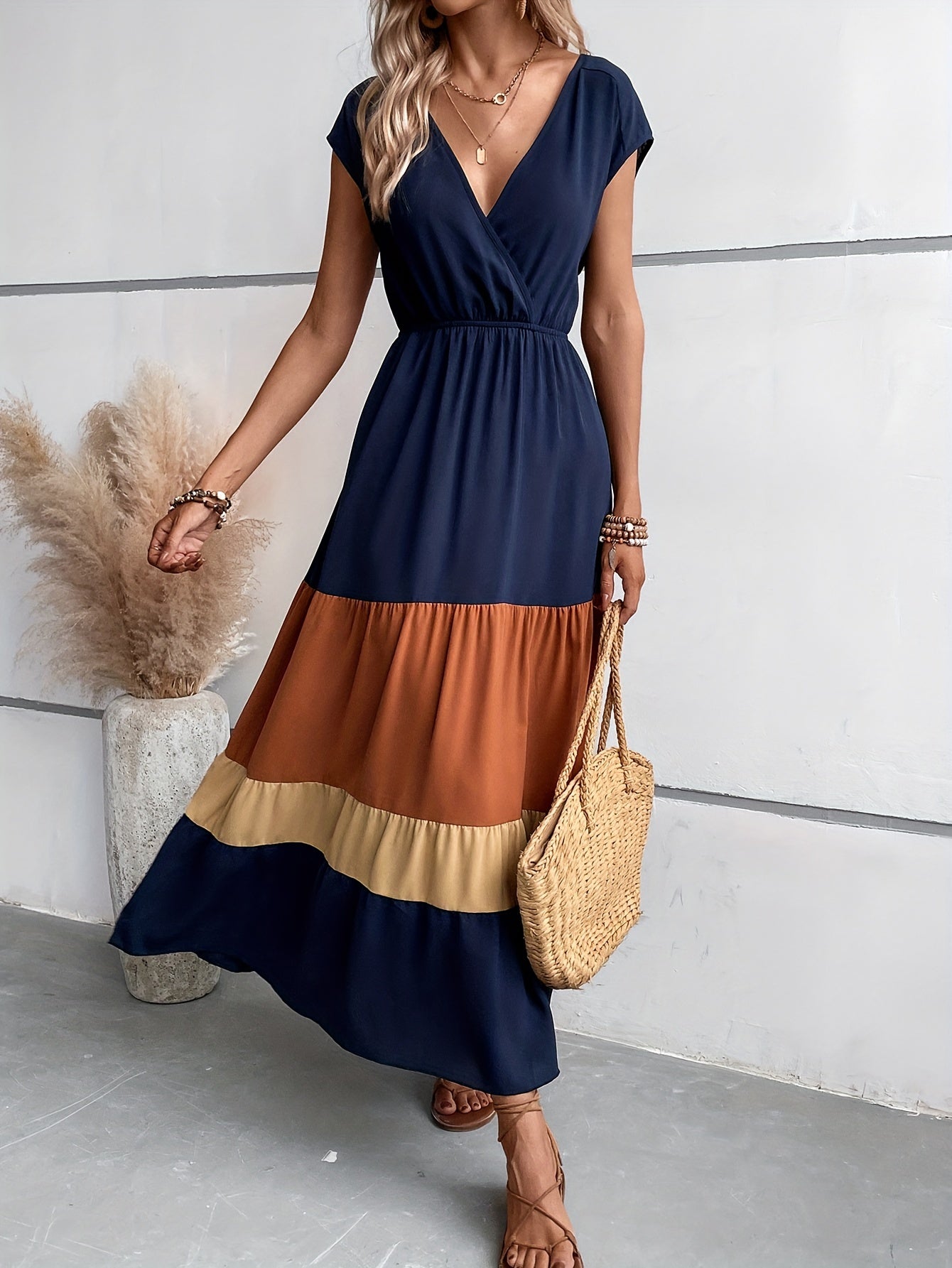 Colour-block criss-cross neck sleeveless midi dress | Alba Muse