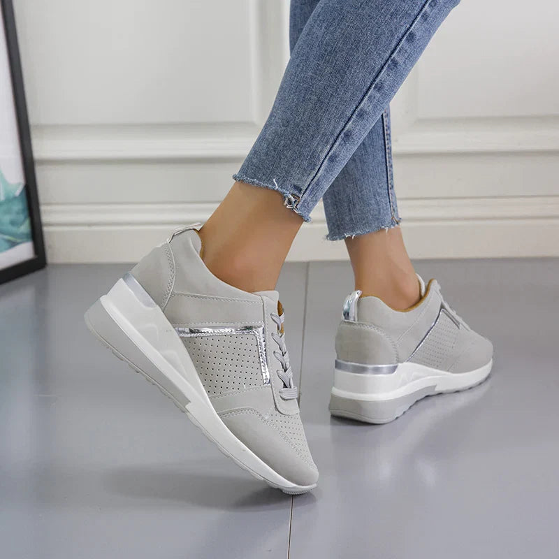Beige orthopaedic comfort trainers