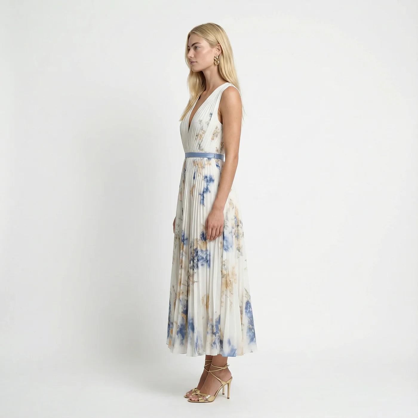 Floral pleated maxi dress – white, sleeveless side view