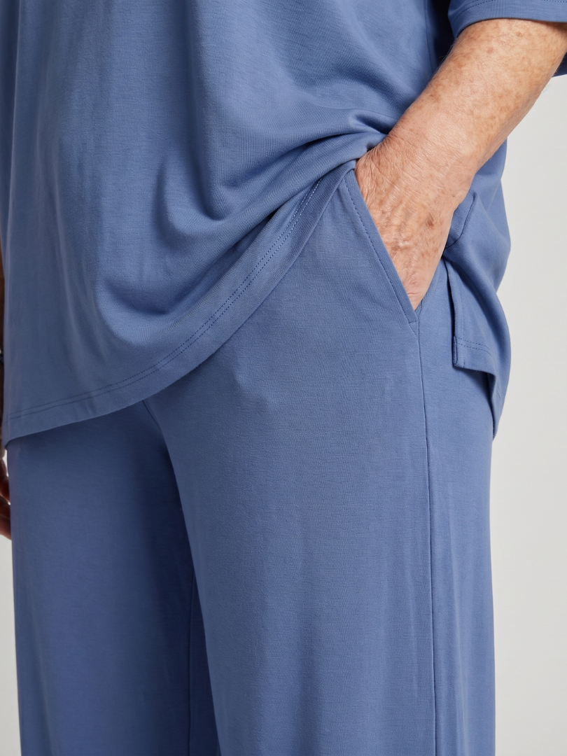 Women's loose top and flowing wide leg pants casual set