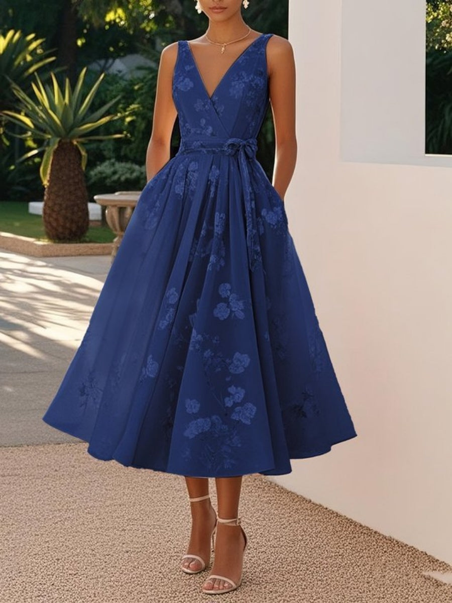 Floral print V-neck maxi dress in navy blue, front view