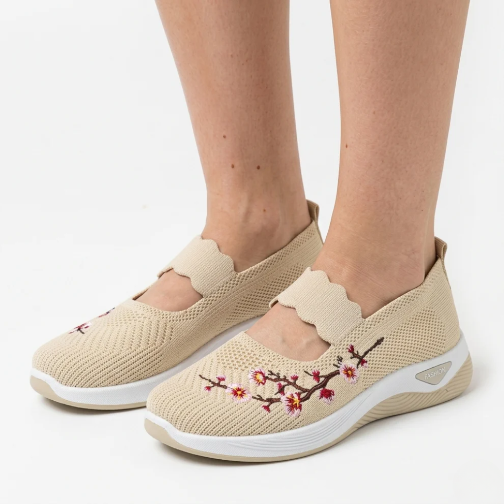 Breathable knit non-slip slip-on trainers for women, front view