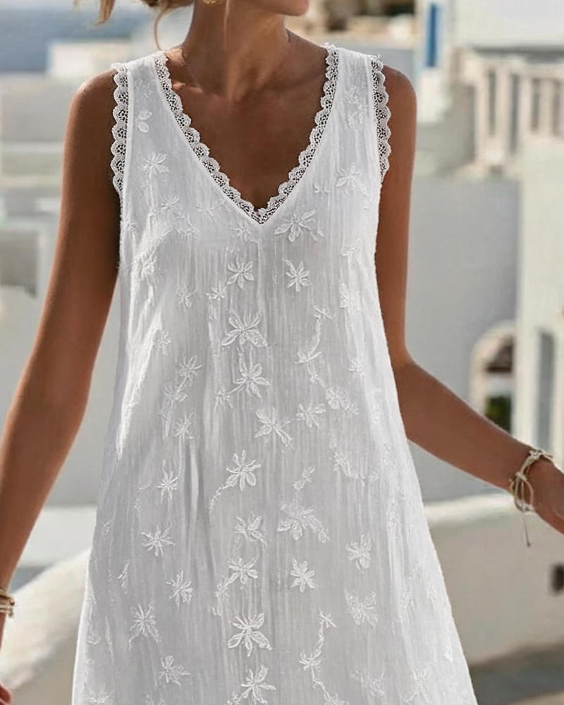 Lace embroidery midi dress, back view