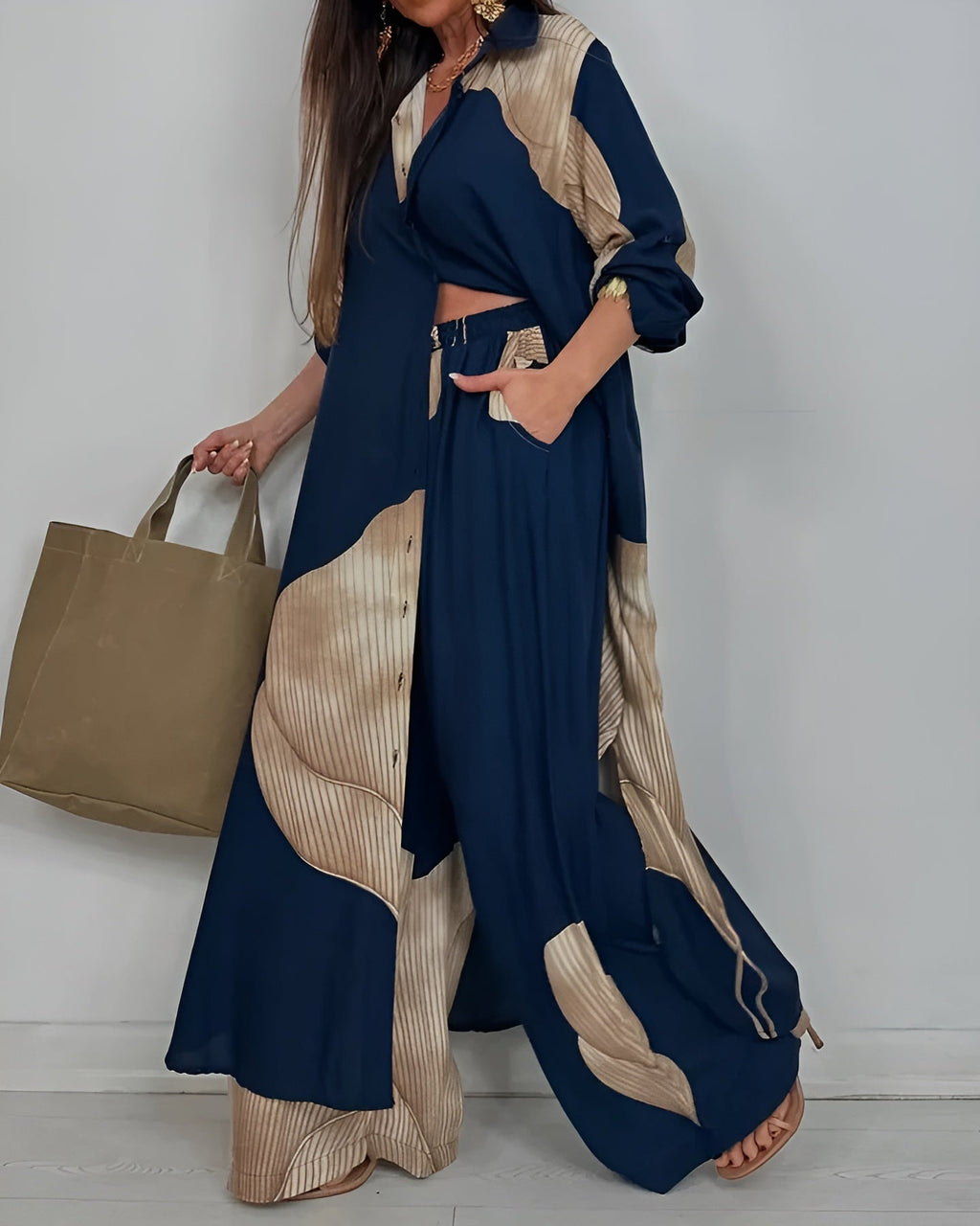 Cropped top wide leg trousers set, cropped top detail