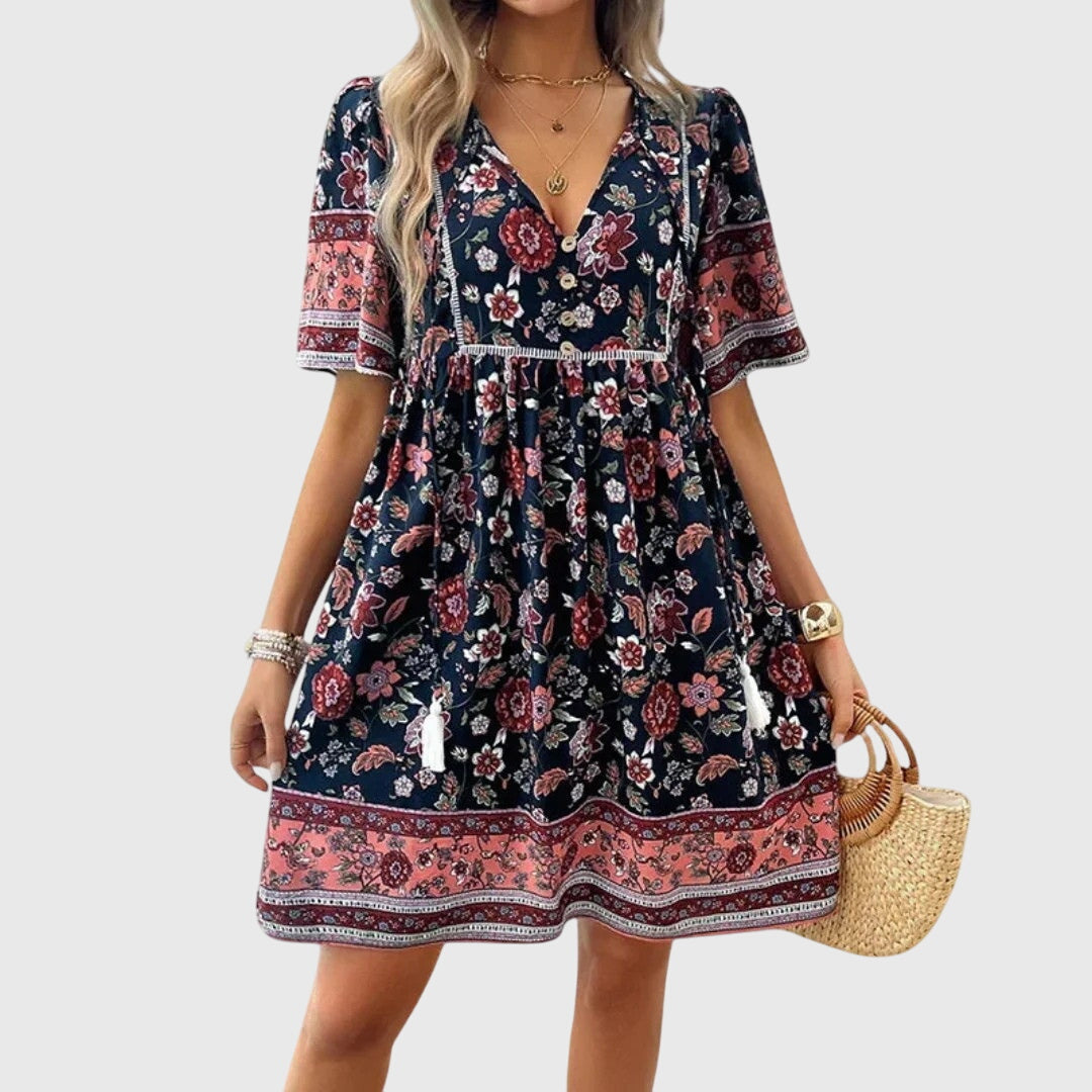 Elegant relaxed fit midi dress, lifestyle view