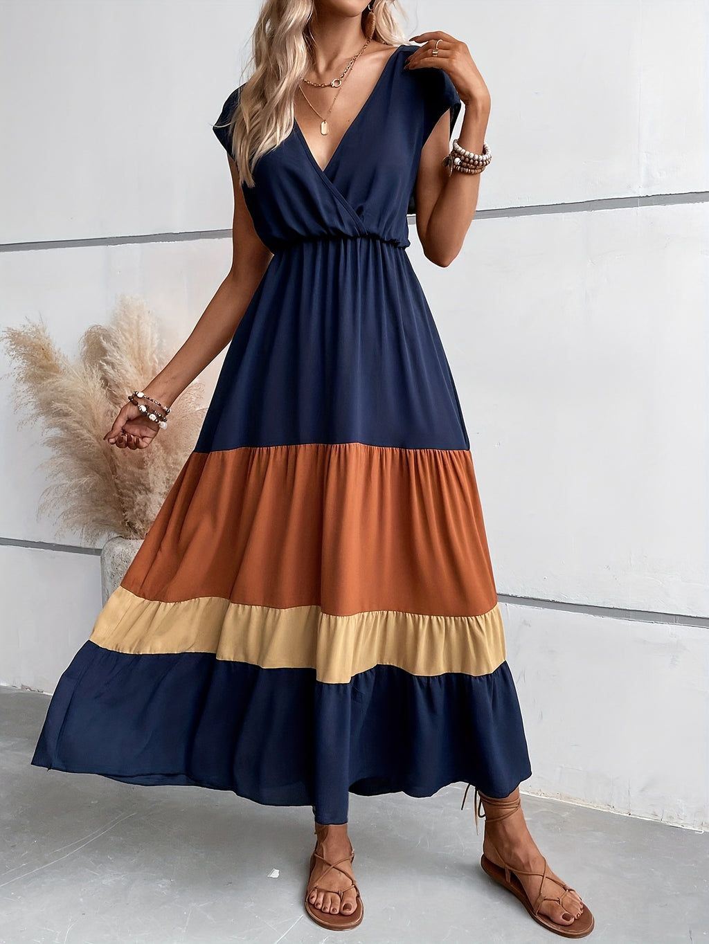 Colour-block criss-cross neck sleeveless midi dress | Alba Muse