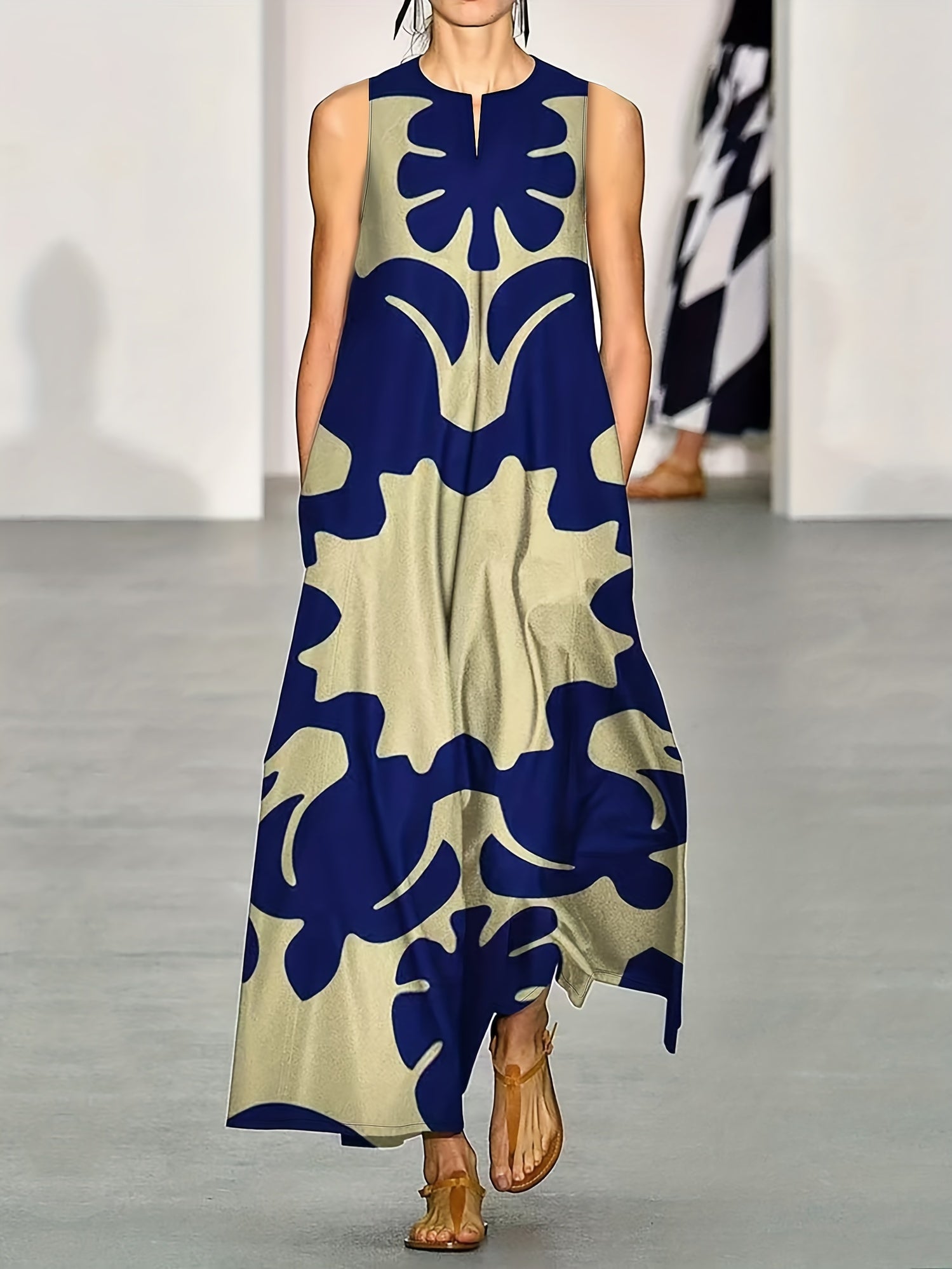 Bohemian V-neck sleeveless swing maxi dress with pockets | Alba Muse