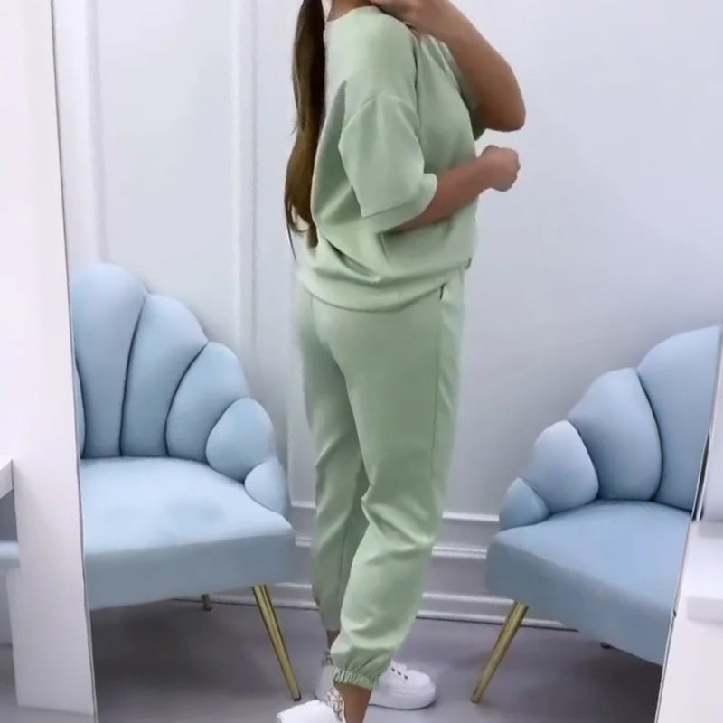 Soft loungewear two-piece, relaxed silhouette with tapered leg | Alba Muse