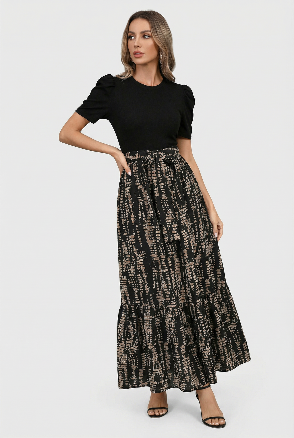 Floral A-line maxi dress with round neck, back view
