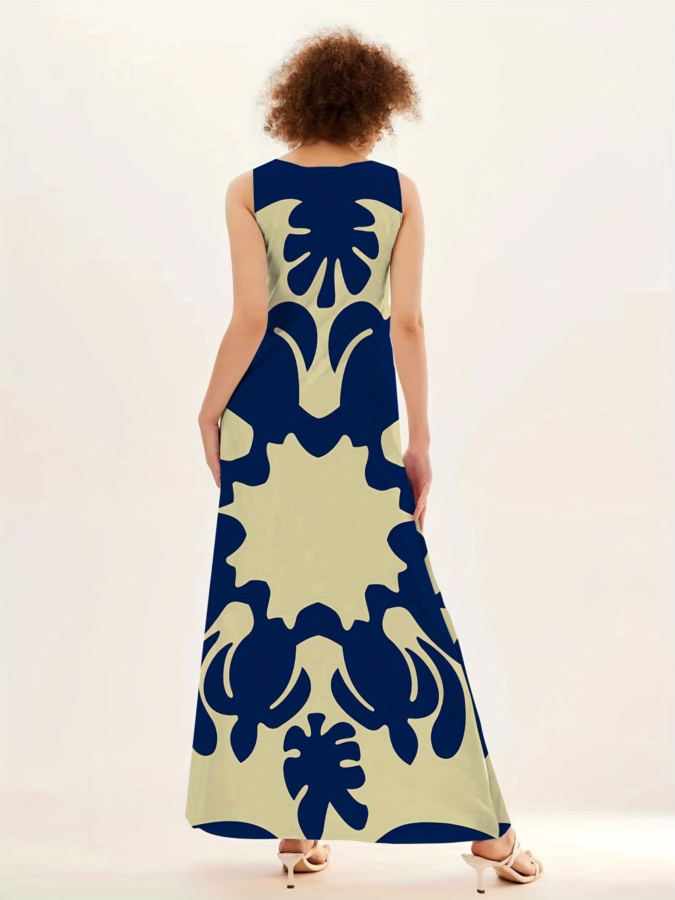 Bohemian V-neck sleeveless swing maxi dress with pockets | Alba Muse