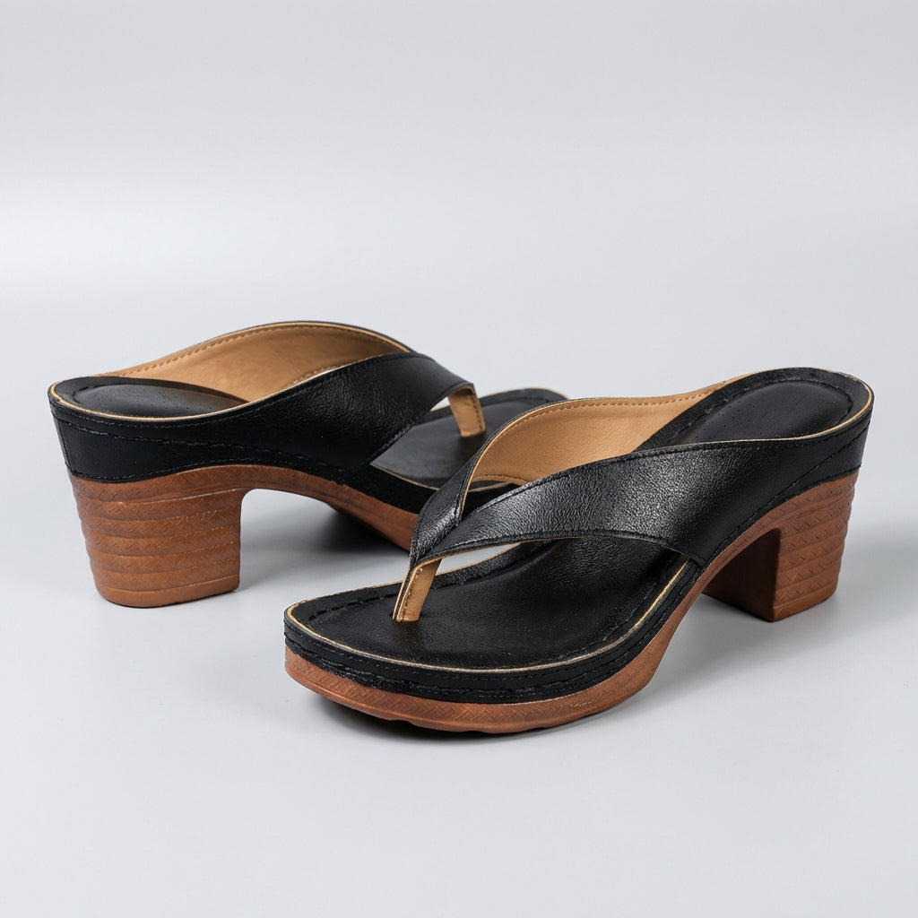 Women's thong sandals with chunky platform heel – sole detail