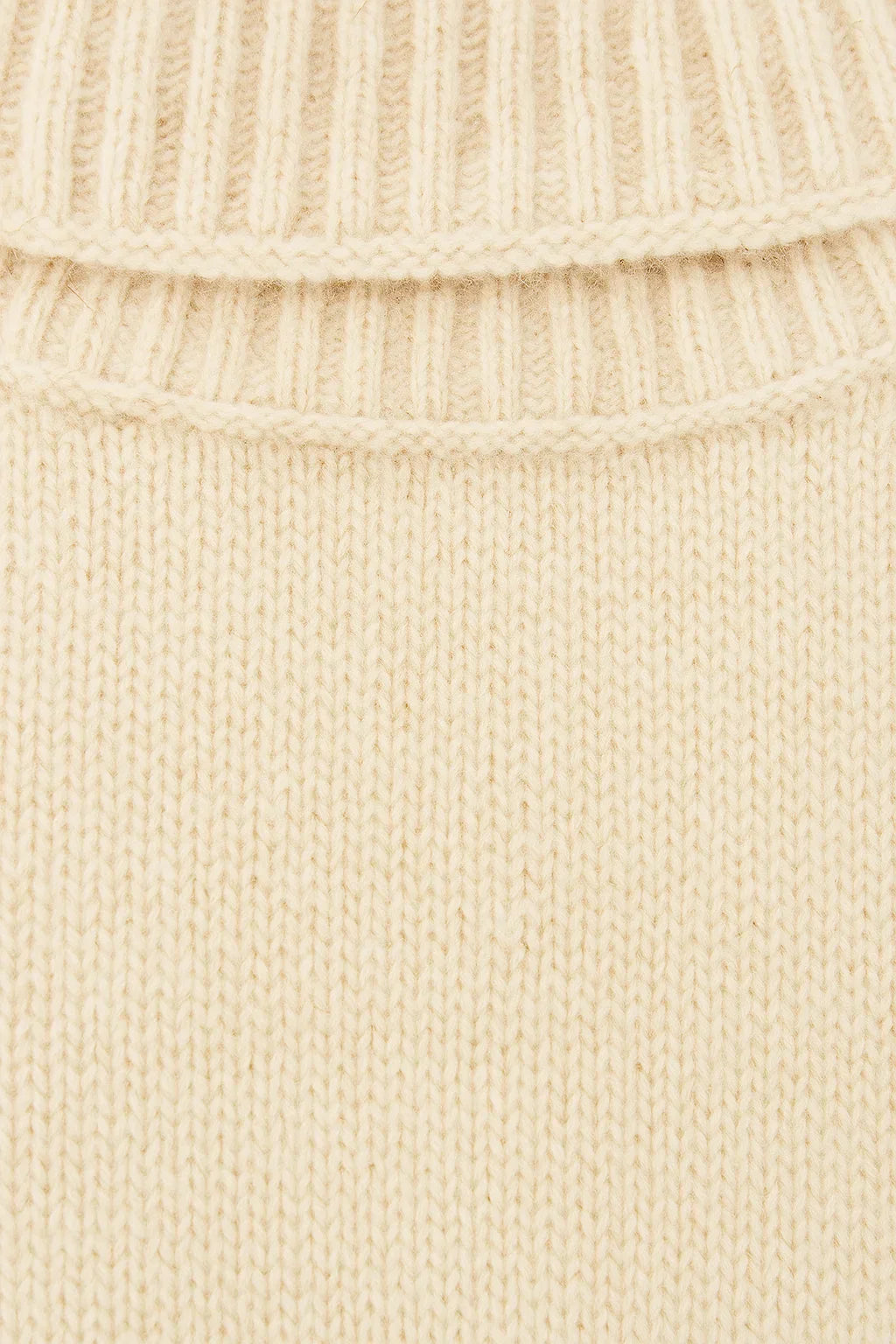 High Neck & Light Warm Layer Turtleneck