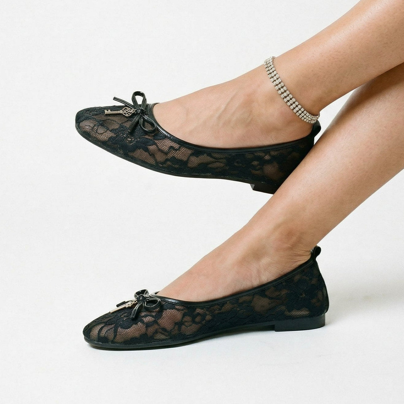 Lace mesh ballet flats bow knot detail close-up