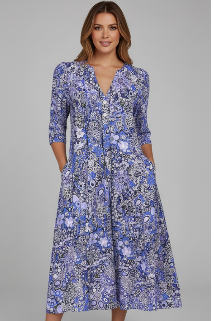 Midi dress with V-neck and three-quarter sleeves in red, front view