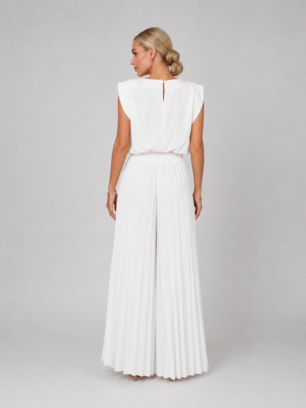 Pleated trouser set side profile flowing silhouette