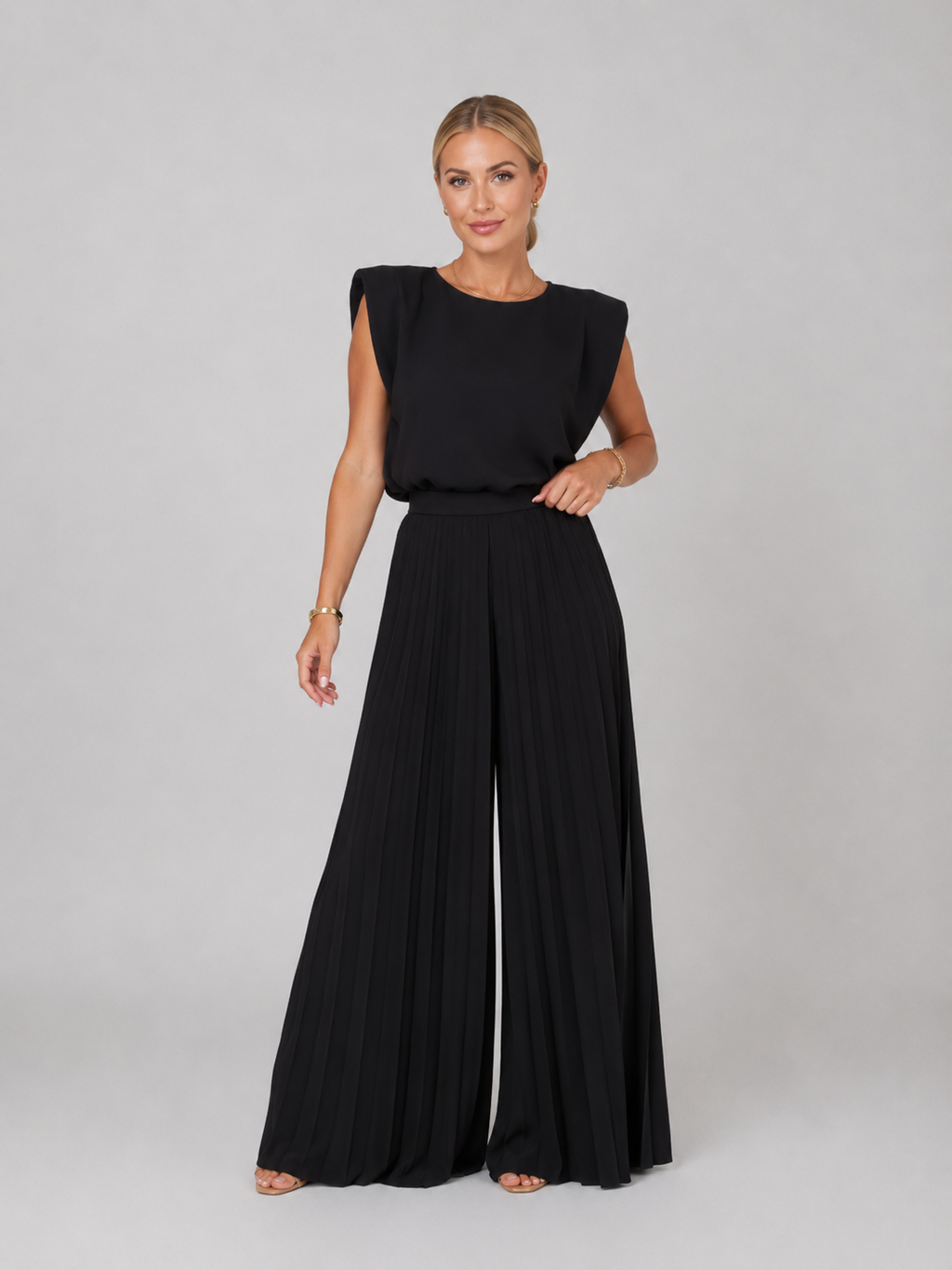 Trouser set top detail close-up two-piece style