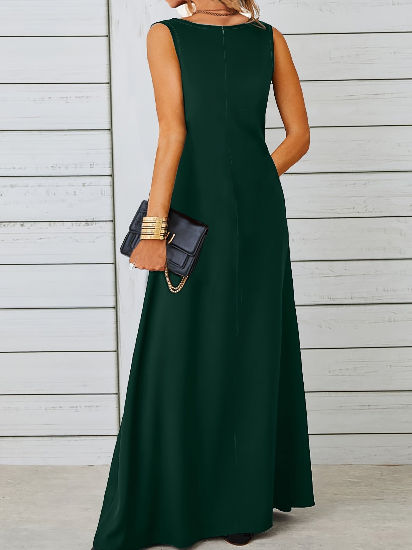 Elegant sleeveless fit and flare long evening dress | Alba Muse