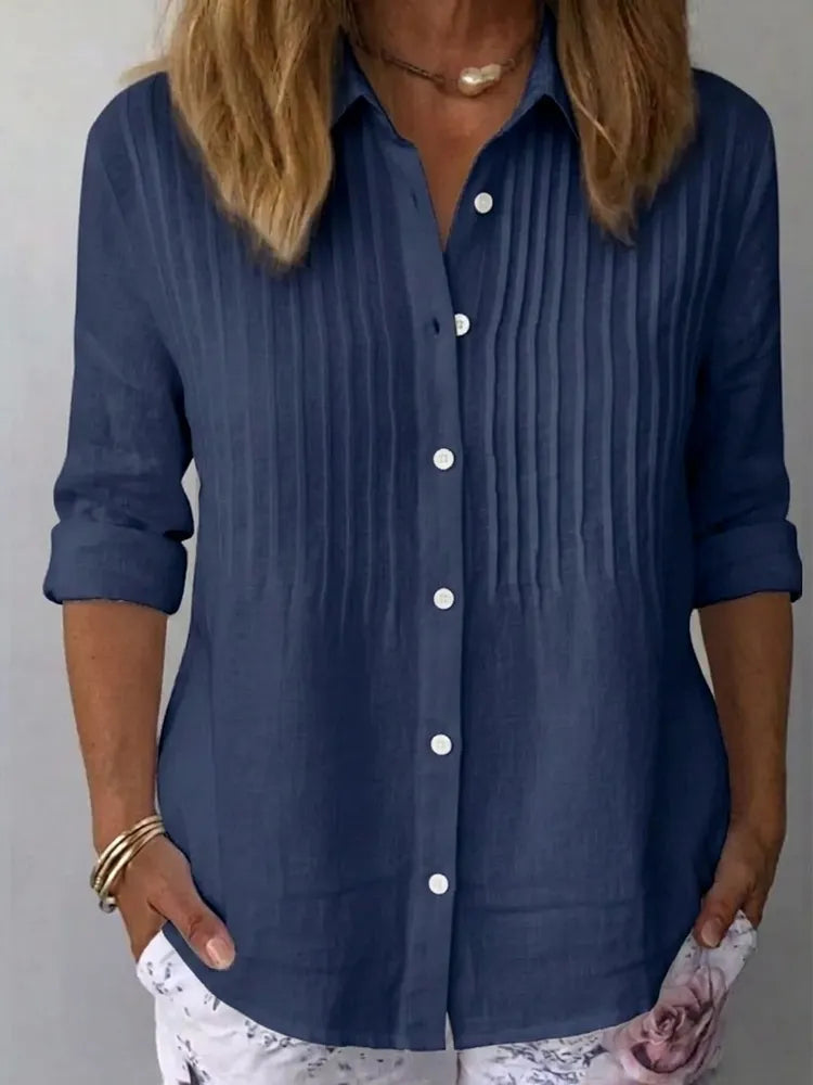 Cotton-linen shirt in green, pleated front detail model wearing | Alba Muse