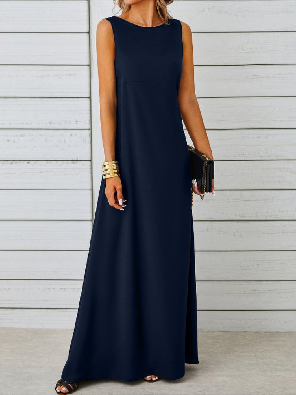 Elegant sleeveless fit and flare long evening dress | Alba Muse