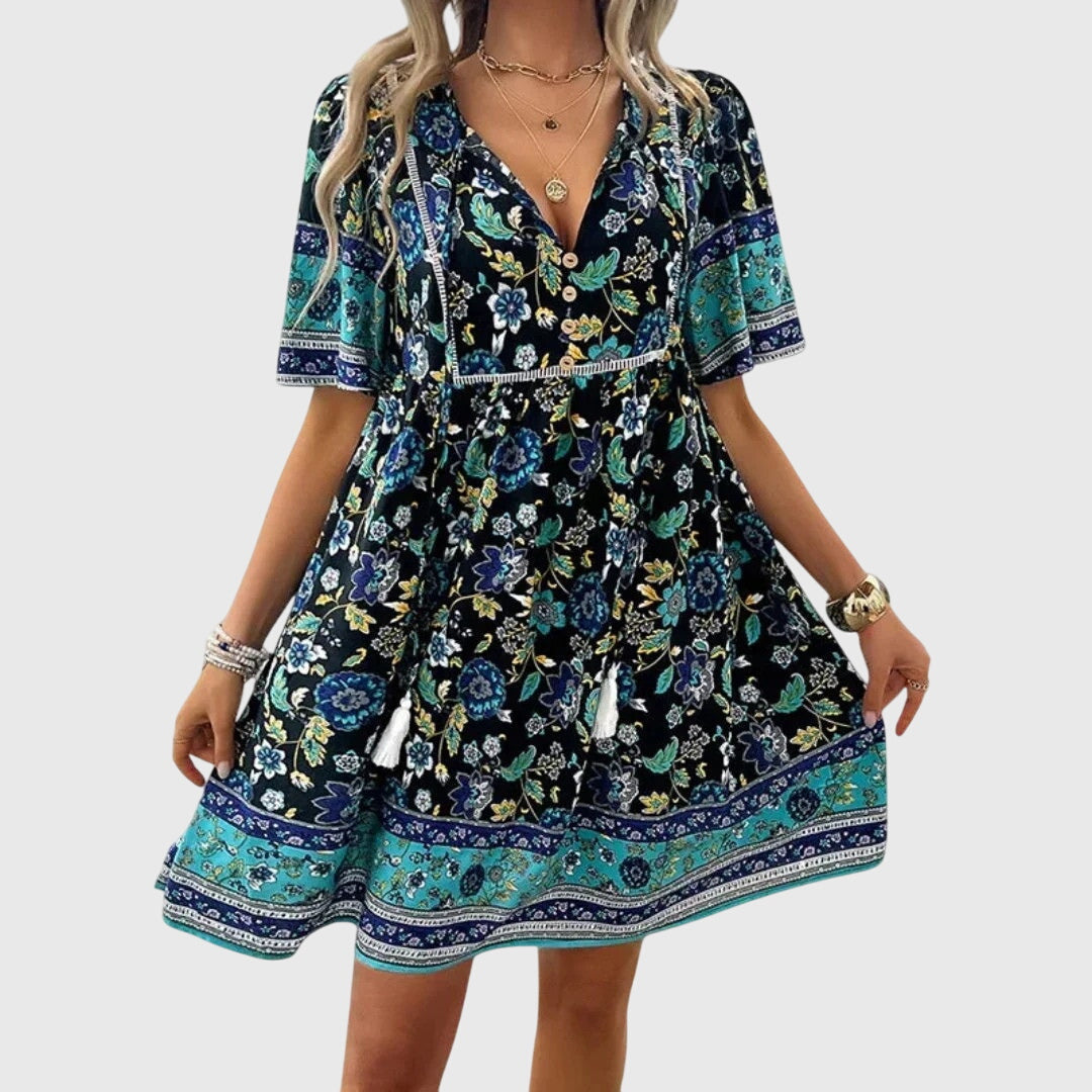 Elegant relaxed fit midi dress, side detail view