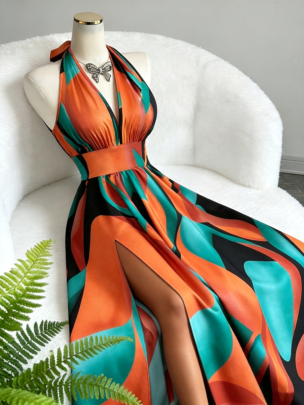 Boho Backless Sleeveless Floral Maxi Dress in Multicolour, detail view