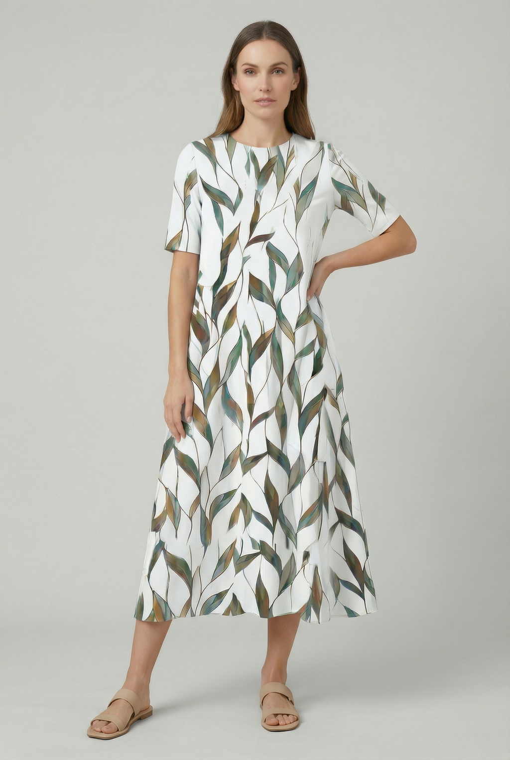 Women's loose fit botanical print midi dress in sage green – short sleeve
