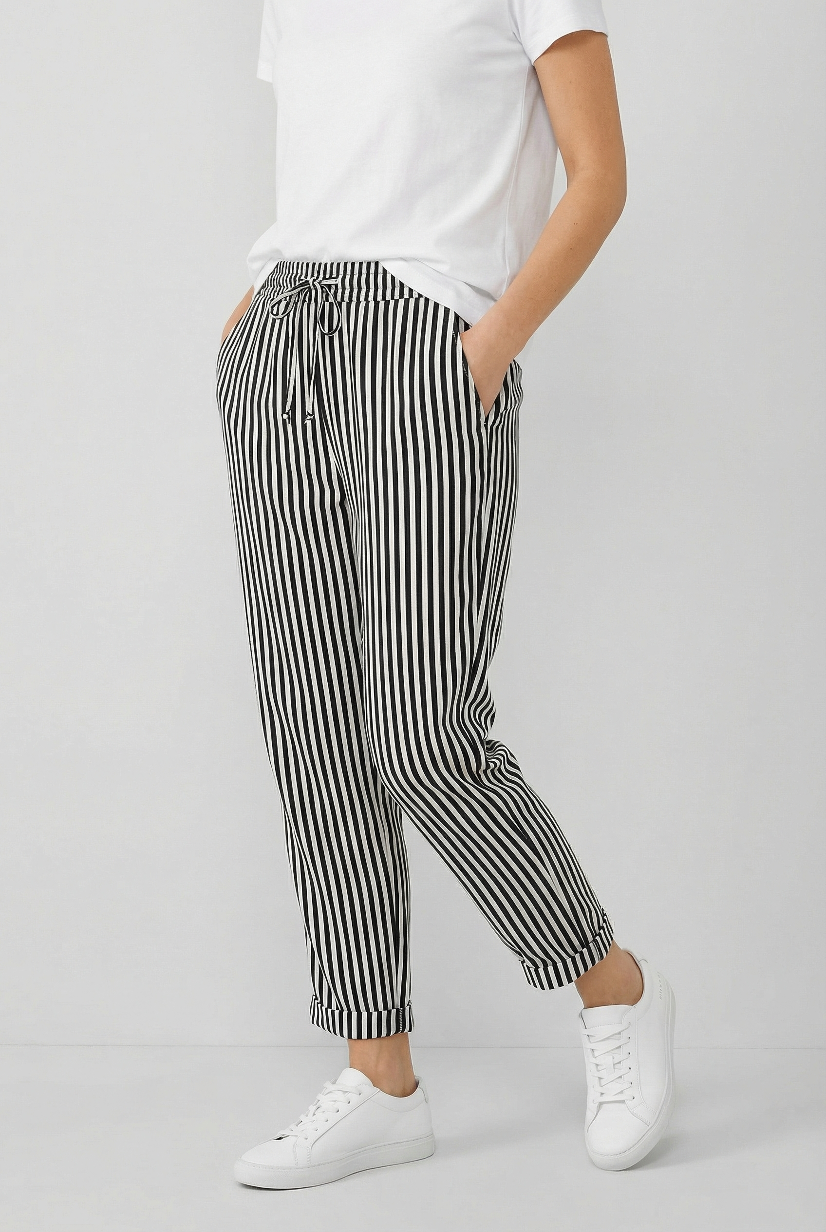 Women's Lightweight Wide Leg Trousers - Casual Fit