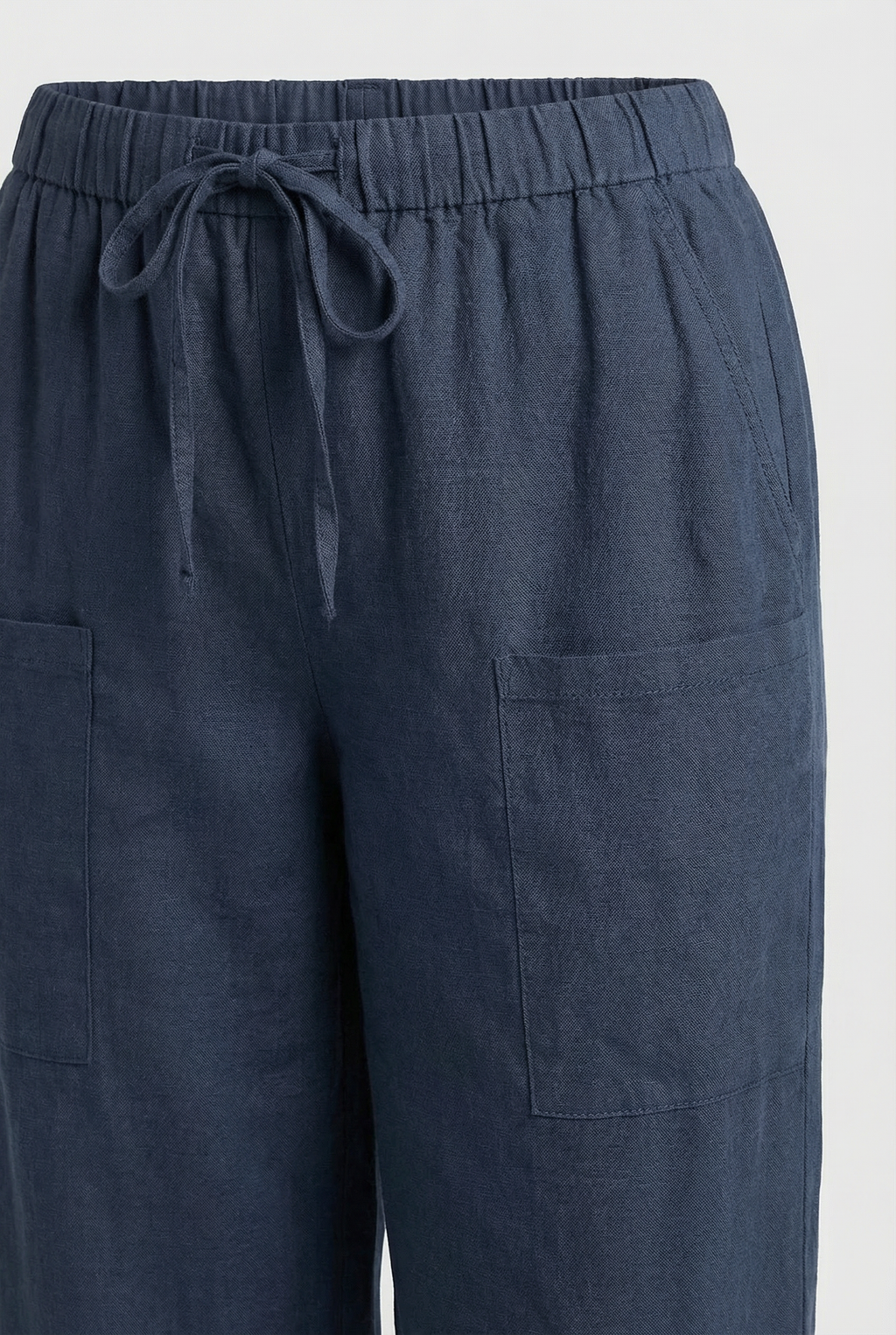 Women's stretch cotton trousers styled with a top, full length