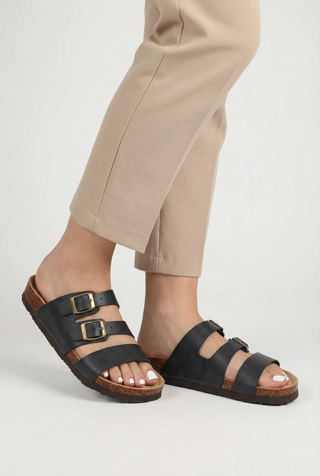 Women's casual beach slides, close-up of cork footbed