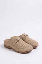 Women's lightweight outdoor slippers in casual summer design, front view