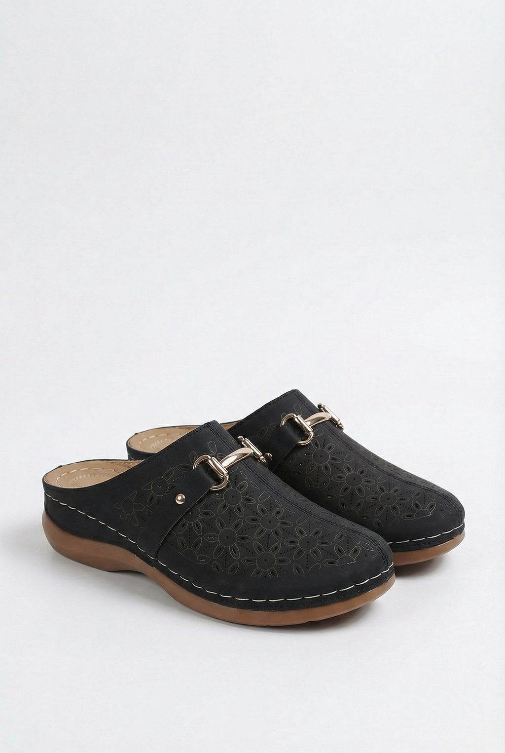 Women's breathable outdoor slippers, additional colour option