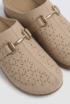 Women's casual outdoor slippers in alternate colour, front view