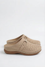 Women's breathable summer slippers, side view showing sole