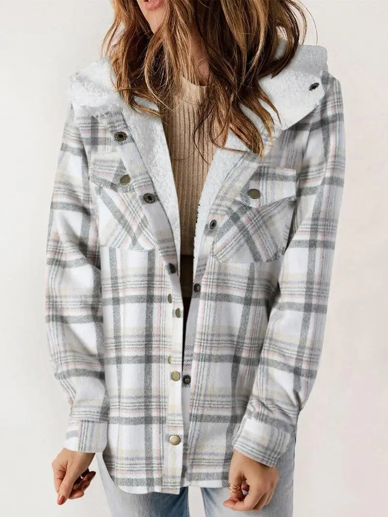 White plaid fleece jacket with hood, cosy weekend style | Alba Muse