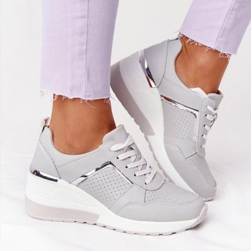 Beige orthopaedic comfort trainers
