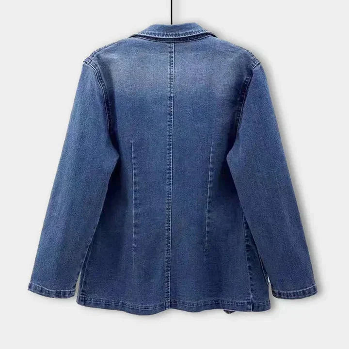 Chic Denim Jacket with Tailored Fit