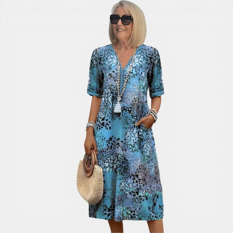 Relaxed floral V-neck midi dress in blue, detail view