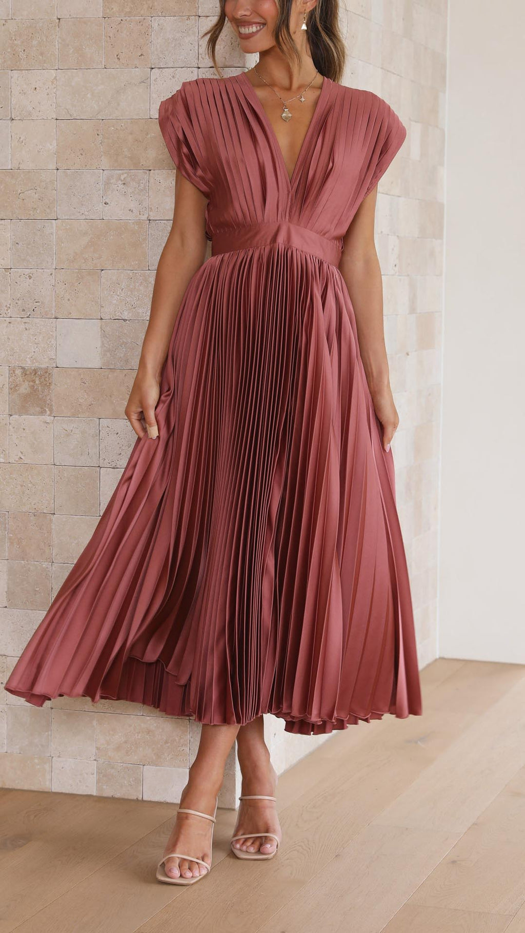 Pleated midi dress V-neckline detail